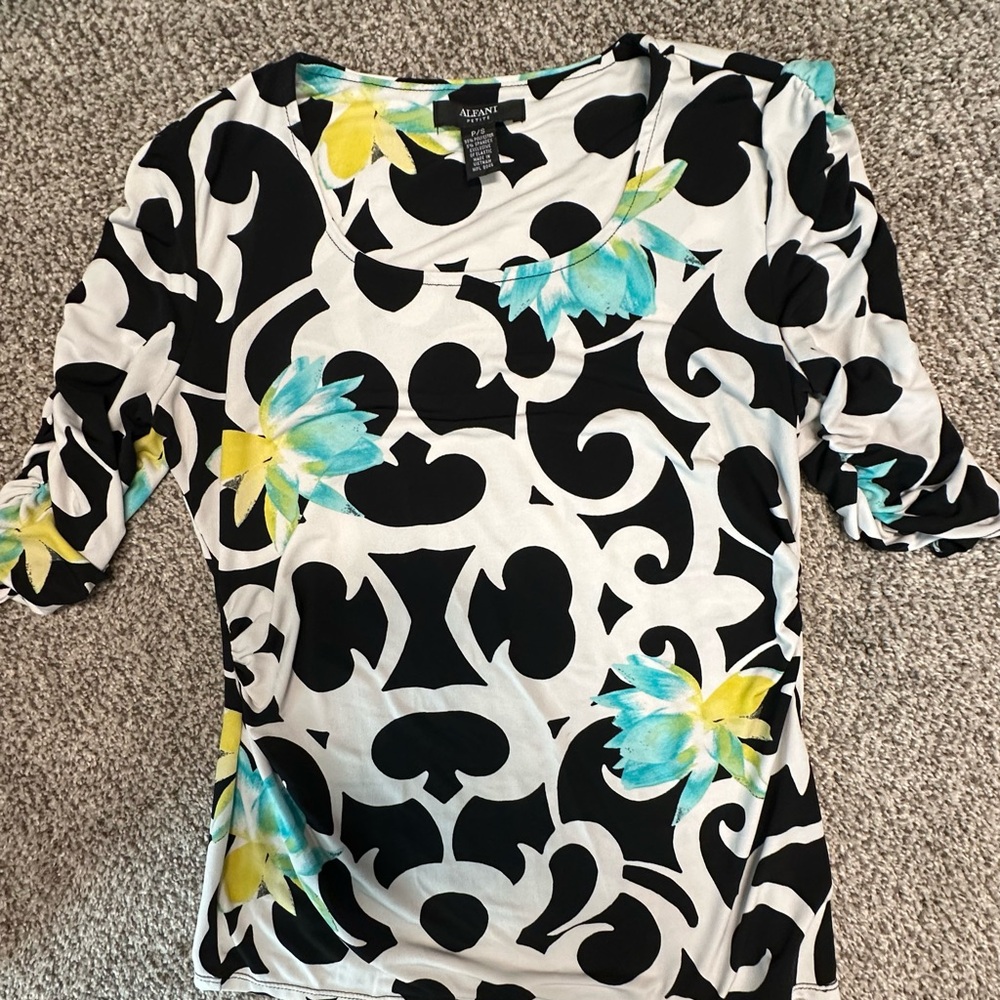 Super cute top!